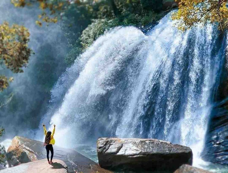 Huluganga Ella Waterfall in Sri Lanka